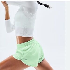 Athleta Women’s Speedwork Mid Rise 2 1/2" Running Shorts mint tint green NWT XS